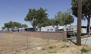 Telstar Mobile Home Park in Palmdale, CA - Building Photo - Building Photo