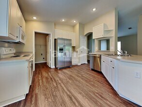 11216 Summer Star Dr in Riverview, FL - Foto de edificio - Building Photo