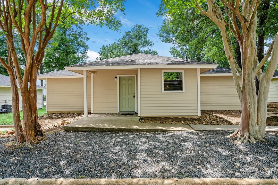 3411 Balboa Cir in Montgomery, TX - Building Photo