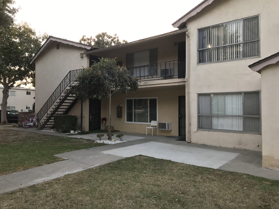 717 E Santa Fe Ave, Unit #5 in Fullerton, CA - Foto de edificio