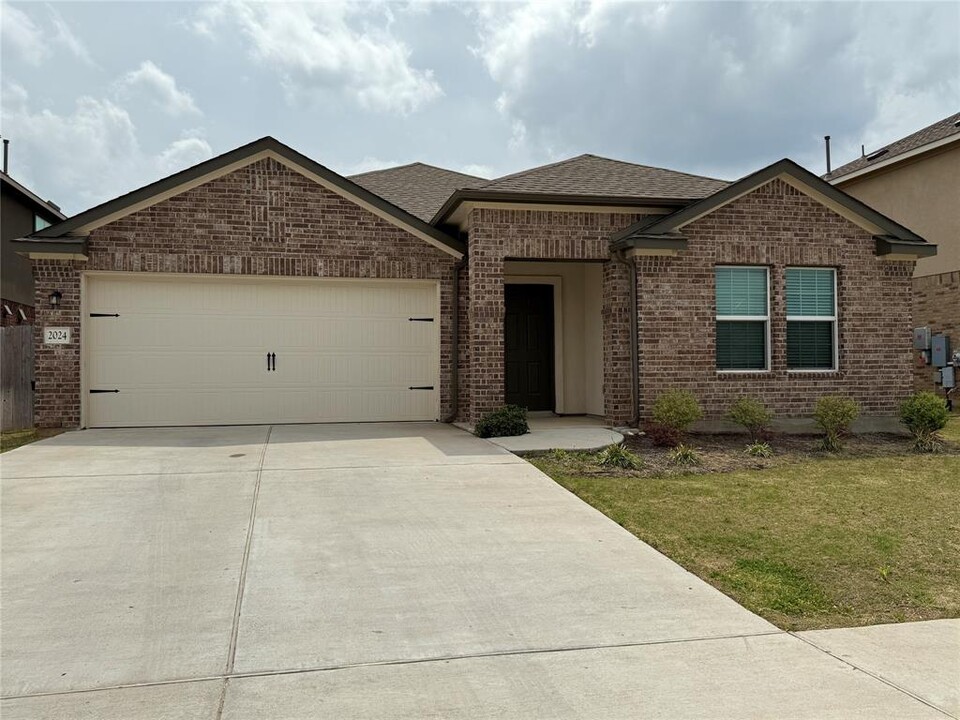 2024 Owasso Dr in Leander, TX - Building Photo