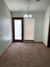 2122 Meench Dr in Moore, OK - Building Photo - Building Photo