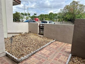 10114 NW 41st St in Doral, FL - Building Photo - Building Photo