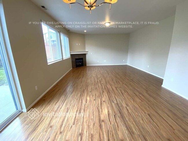2020 197th St Ct E in Spanaway, WA - Foto de edificio - Building Photo