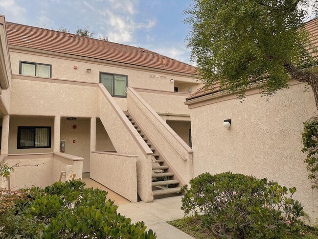 property at 727 Island View Cir