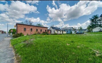 401 W Main St in Johnson City, TN - Building Photo - Building Photo