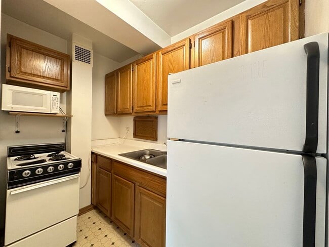 4180 N Marine Dr in Chicago, IL - Building Photo - Building Photo
