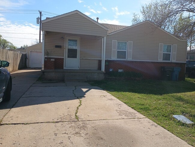 408 N Marshall Dr in Midwest City, OK - Building Photo - Building Photo