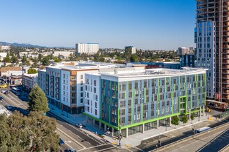 MacArthur Commons in Oakland, CA - Building Photo - Building Photo