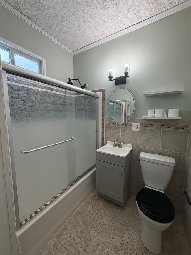 27 Gilman Ter, Unit 1 in Somerville, MA - Building Photo - Building Photo