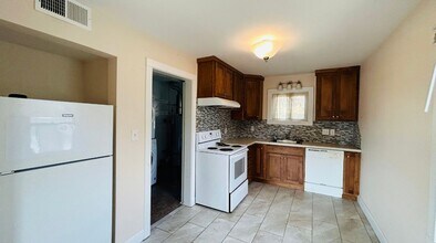 710 W Mission Ave in Bellevue, NE - Building Photo - Building Photo