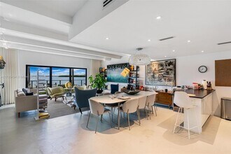 166 Harbor Dr in Key Biscayne, FL - Building Photo - Building Photo