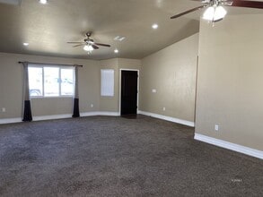 700 N 1st Ave in Thatcher, AZ - Building Photo - Building Photo