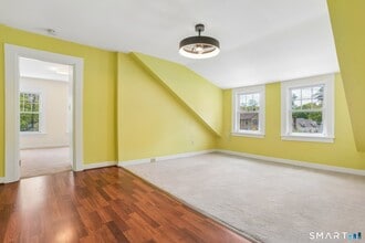 1572 Whitney Ave in Hamden, CT - Building Photo - Building Photo