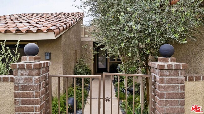 13 Tennis Club Dr in Rancho Mirage, CA - Building Photo - Building Photo