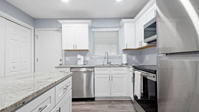 2418 Johnson Dr in Lynn Haven, FL - Building Photo - Building Photo