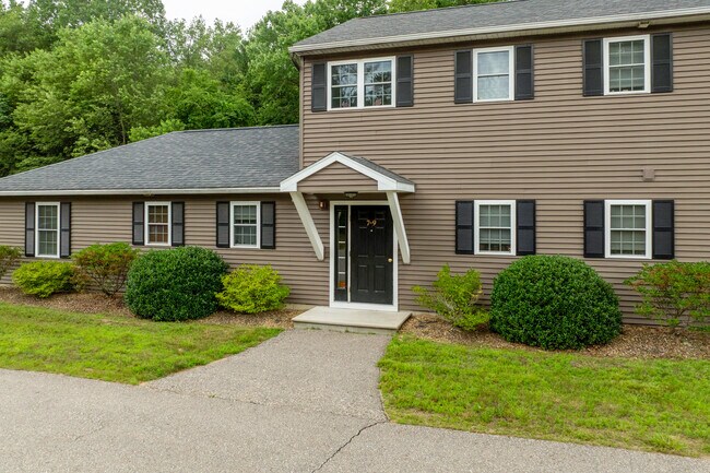 Woodland Apartments in Brookfield, MA - Building Photo - Building Photo