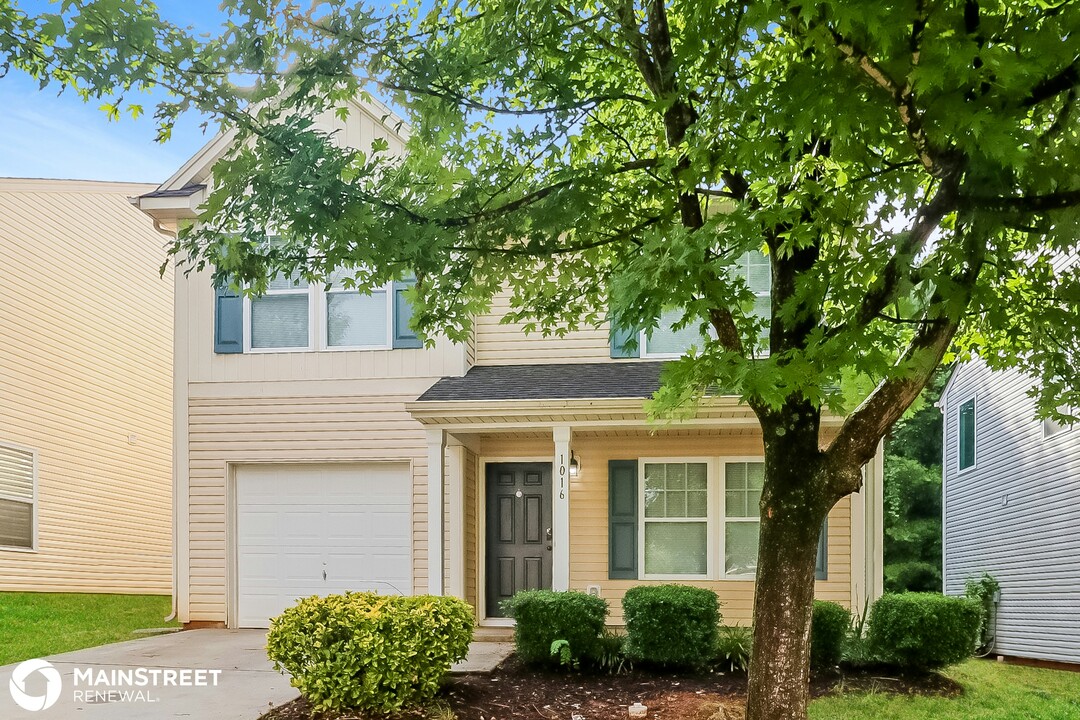 1016 Joselynn Drive in Gastonia, NC - Building Photo