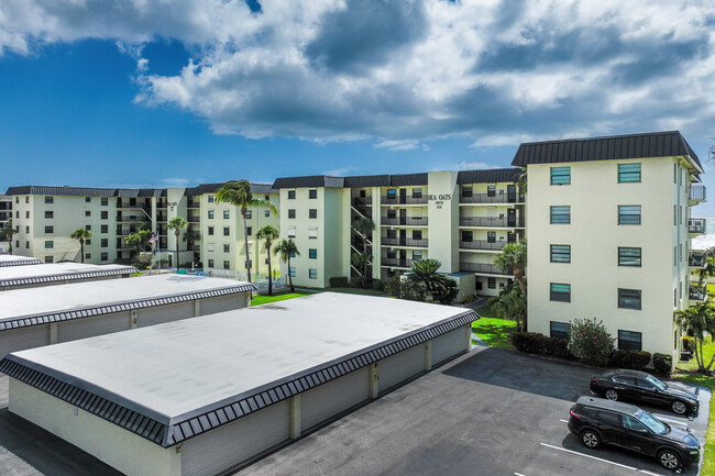 Sea Oats in Cocoa Beach, FL - Building Photo - Building Photo