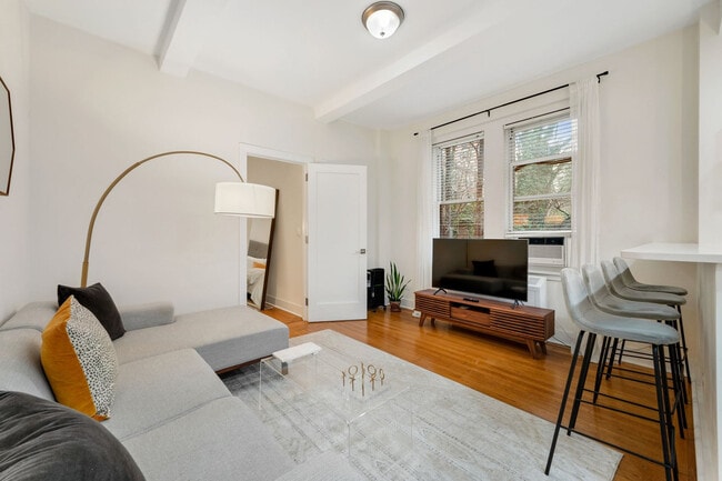 151 E 80th St in New York, NY - Foto de edificio - Building Photo