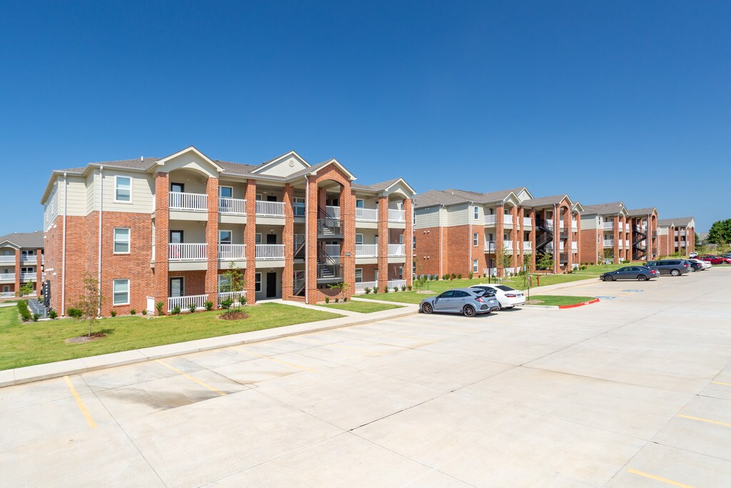 Walton Crossing Apartments in Bentonville, AR