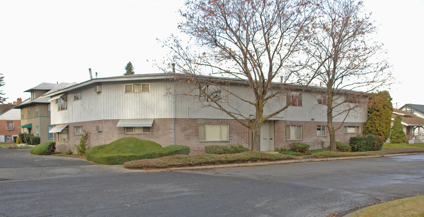 2 Hall Ave in Yakima, WA - Building Photo