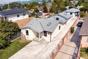 2361 Moss Ave in Los Angeles, CA - Building Photo
