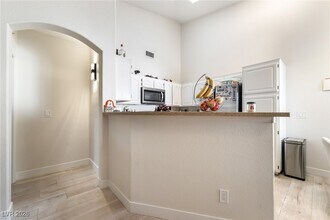 3320 S Fort Apache Rd in Las Vegas, NV - Building Photo - Building Photo