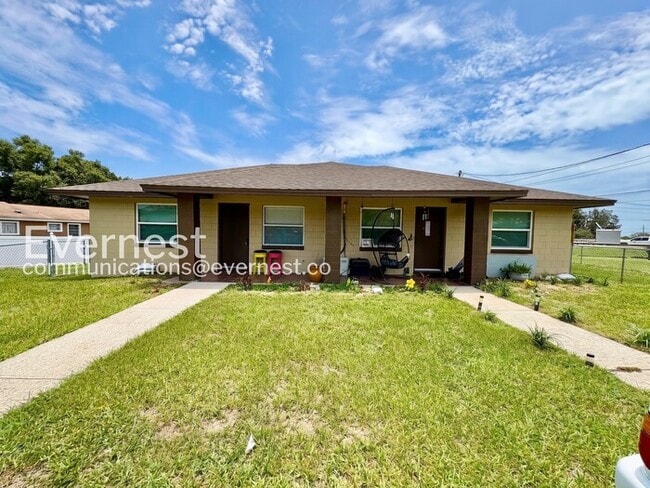 2119 Navel Cir S