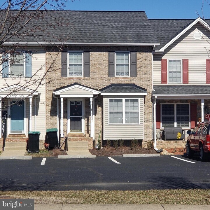 154 Founders Way in Strasburg, VA - Building Photo