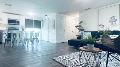 192 Temple Rd in Venice, FL - Building Photo - Building Photo