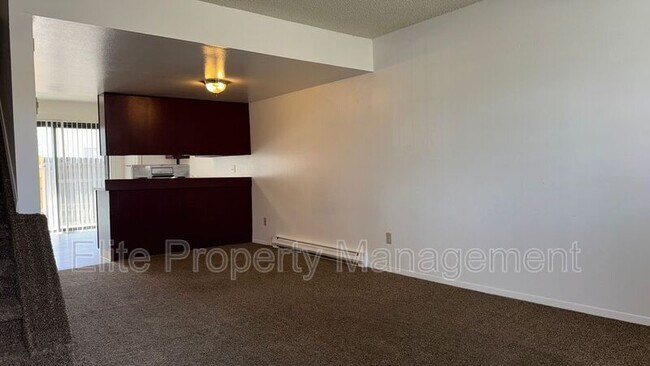 25 Royal Crest Dr in Pueblo, CO - Building Photo - Building Photo