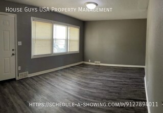 7117 E 111th Terrace in Kansas City, MO - Building Photo - Building Photo