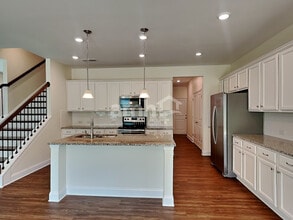 4911 Trayton Ave in Gastonia, NC - Foto de edificio - Building Photo