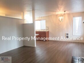 7085 SW Montauk Cir in Lake Oswego, OR - Building Photo - Building Photo