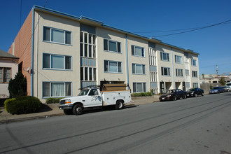 140-160 1st Ave in Daly City, CA - Building Photo - Building Photo