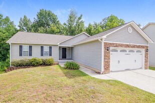 145 Lynn Dr in Clayton, NC - Building Photo