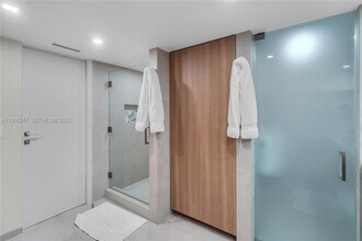 3 Grove Isle Dr in Coral Gables, FL - Building Photo - Building Photo