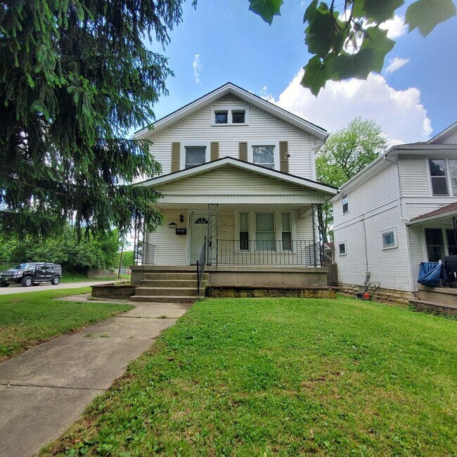 property at 1271 Highland Ave