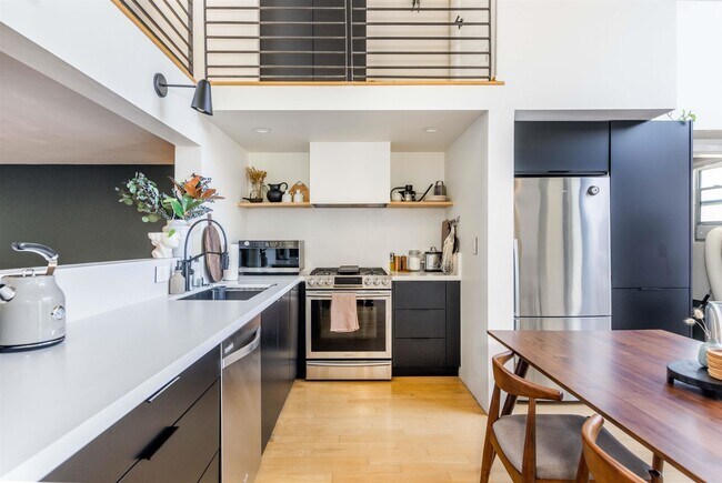 2323 Magnolia St in Oakland, CA - Building Photo - Building Photo