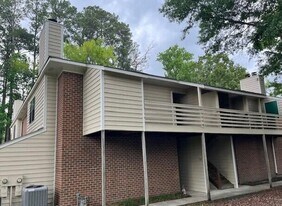 222 Hidden Branches Close in Winterville, NC - Building Photo