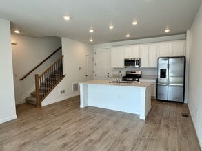 7348 W Asbury Dr in Lakewood, CO - Building Photo - Building Photo