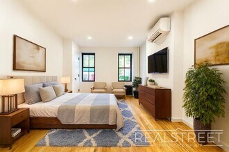 Brand New 2 Bed with Private Yard Bed Stuy in Brooklyn, NY - Foto de edificio - Building Photo