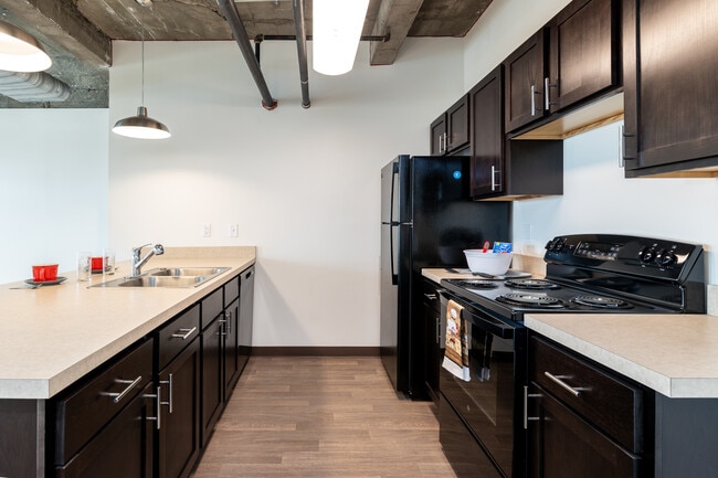 City Hall Lofts in Kansas City, KS - Foto de edificio - Interior Photo
