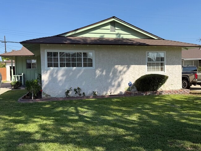 8917 Reydon St in Downey, CA - Building Photo - Building Photo