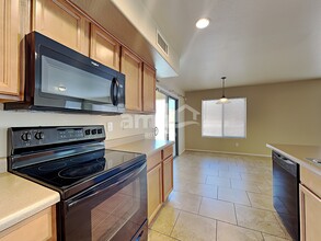 25768 W Ashley Dr in Buckeye, AZ - Foto de edificio - Building Photo