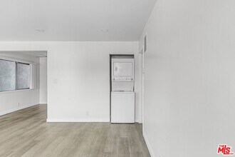 129 S Avenue 64 in Los Angeles, CA - Building Photo - Building Photo