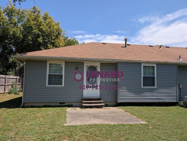 305 S Market St in Nixa, MO - Building Photo - Building Photo