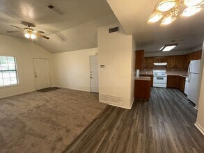 2204 Wright Way in Killeen, TX - Building Photo - Building Photo