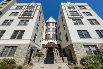 26 Pondfield Rd in Bronxville, NY - Building Photo - Building Photo